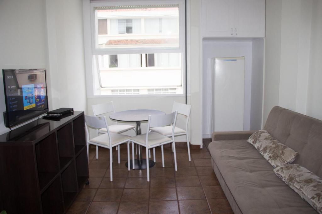 Apartments Almirante Goncalves room 6
